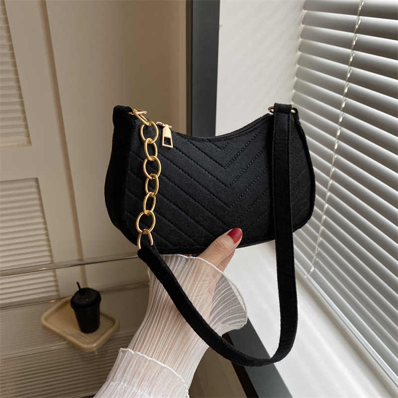 Women Bags Chanel - حقائب كتف صغيرة للنساء موضة ورأى