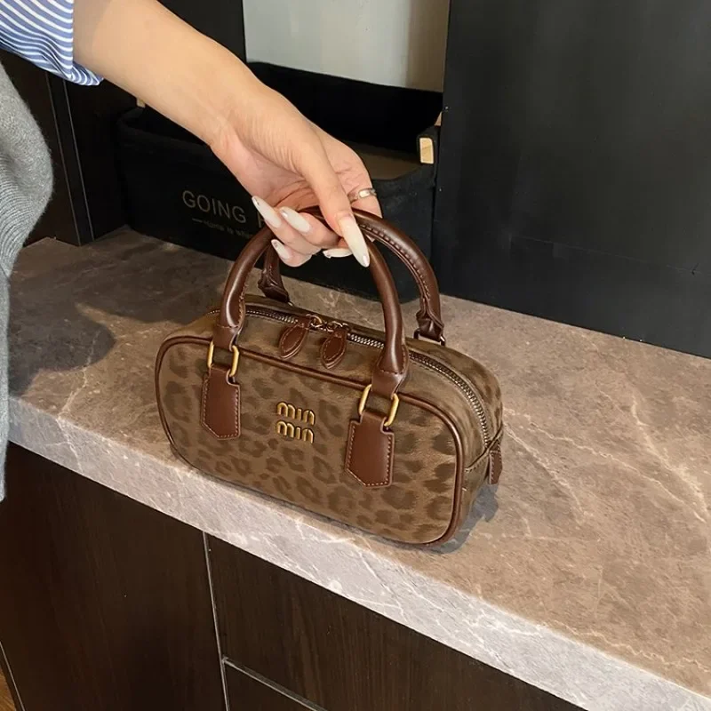 حقيبة يد نسائية مربعة الشكل من - مراجعة Women'S Bags Jacquemus وسعره