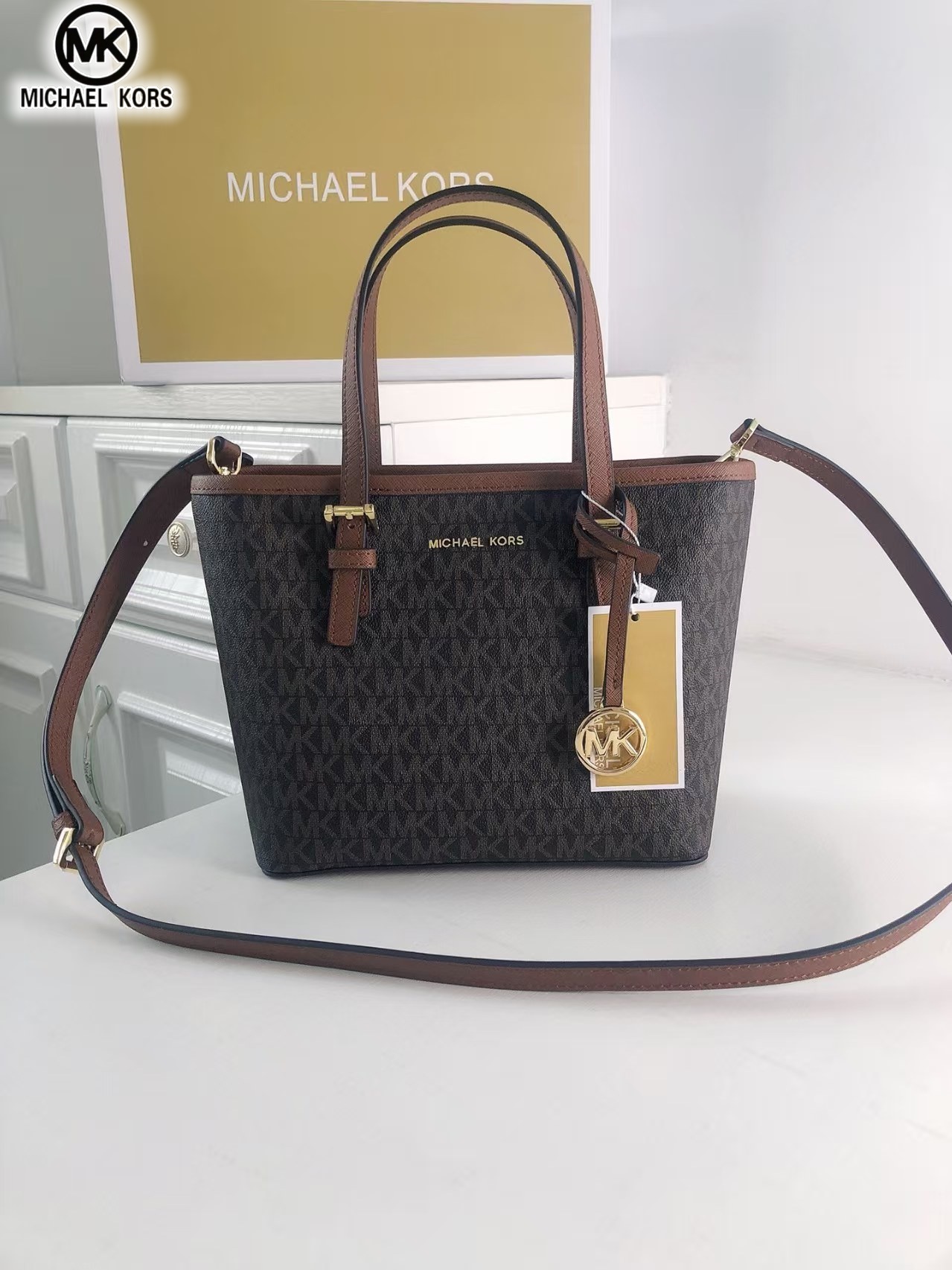 حقيبة كتف نسائية فاخرة من مايك - مراجعة Women'S Bags Michael Kors وسعره