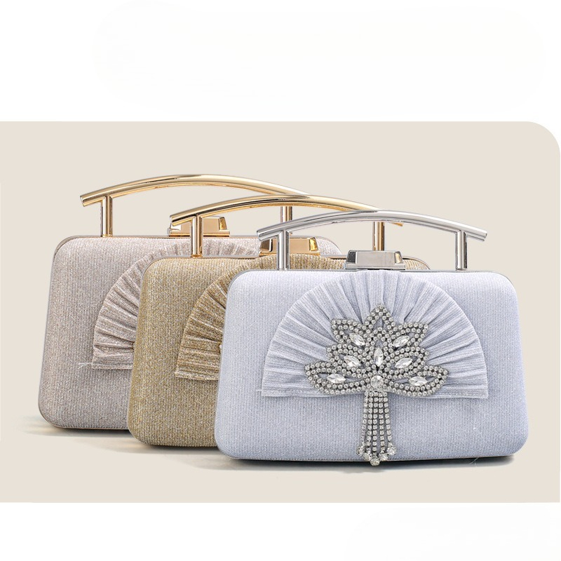 حقيبة سهرة معدنية أنيقة لامعة  - مراجعة Women Handheld Bags وسعره