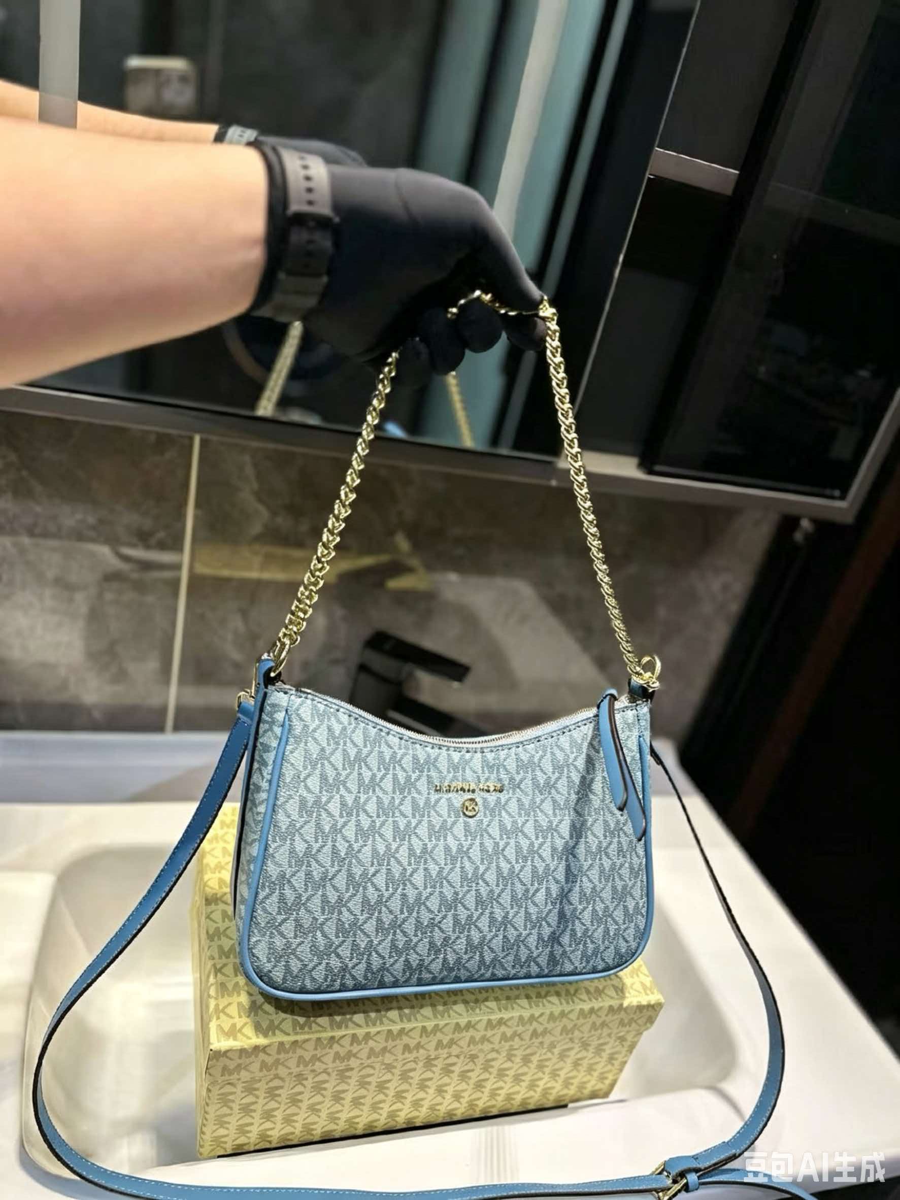 حقيبة ماهجونغ صغيرة للسفر من م - مراجعة Women'S Bags Michael Kors وسعره