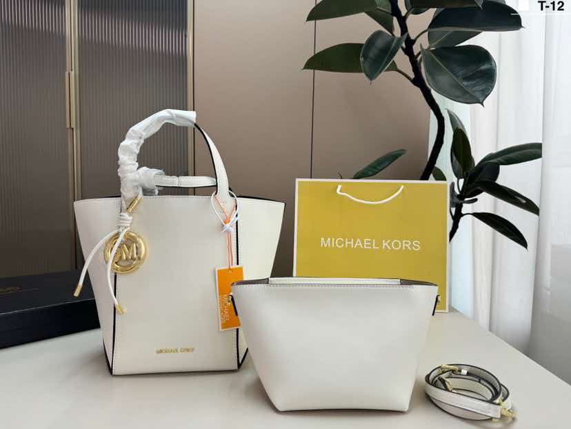مايكل كورس/مايكل كورس MK 2026  - مراجعة Women'S Bags Michael Kors وسعره