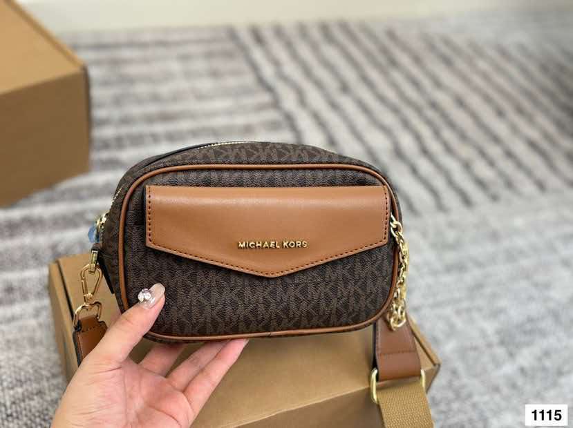 حقيبة كاميرا مايكل كورس جيت سي - مراجعة Women'S Bags Michael Kors وسعره