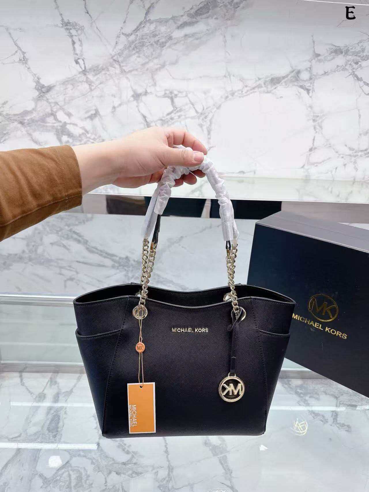 حقيبة سفر مايكل كورس جيت سيت 2 - مراجعة Women'S Bags Michael Kors وسعره