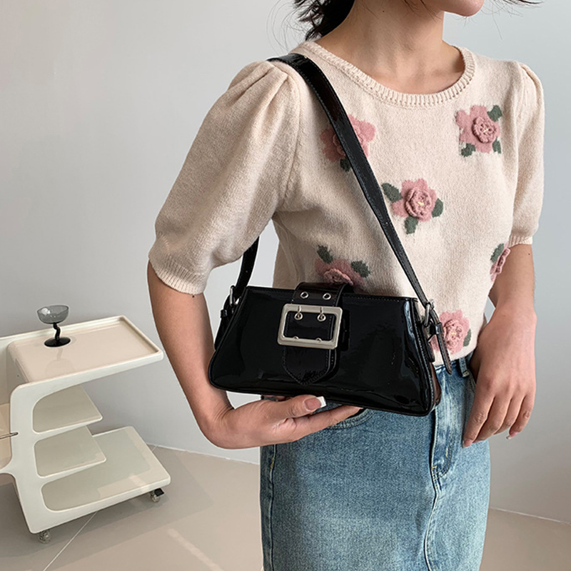 حقائب كتف من الفضة للنساء ، مح - مراجعة Women Bags Chanel وسعره