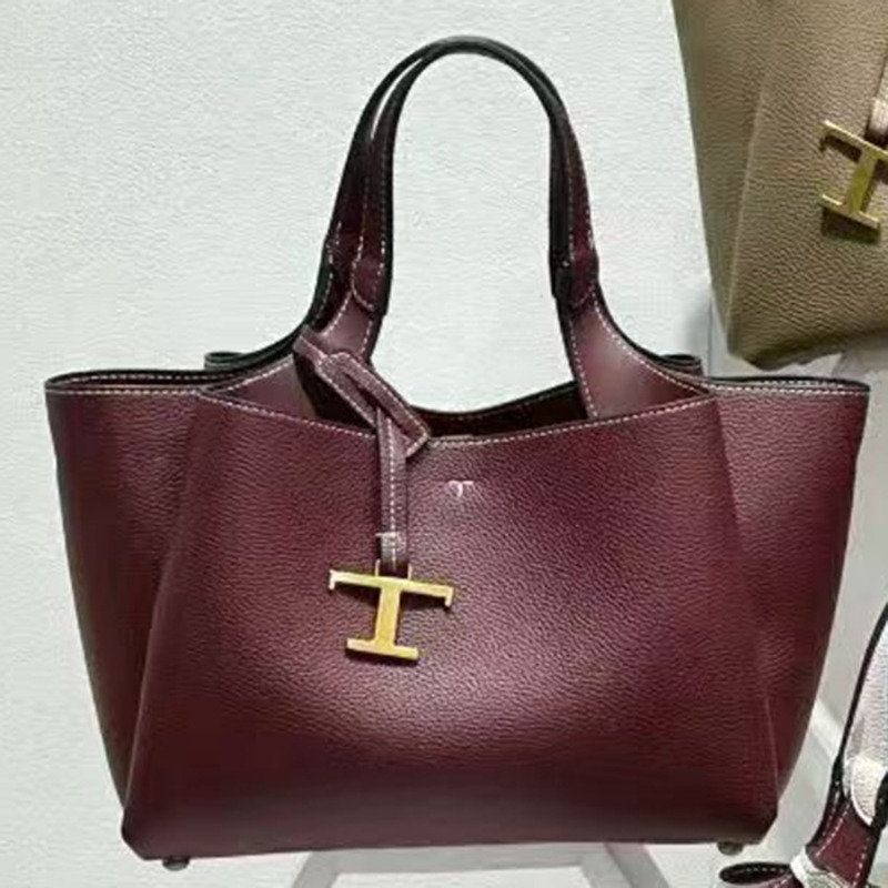 حقيبة يد فاخرة من الجلد بتصميم - مراجعة Women'S Bags Jacquemus وسعره